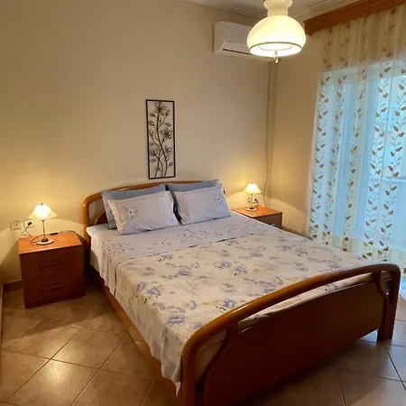 Grandma'S Cozy Apartment Sarande Exterior photo