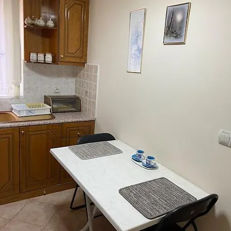 Grandma'S Cozy Apartment Sarande Exterior photo