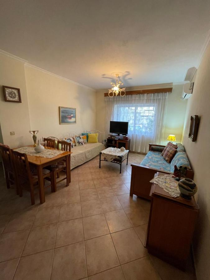 Апартаменты Grandma's Cozy Саранда